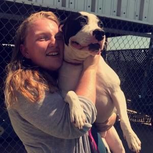 Meet your Posher, Carissa